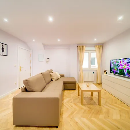 San Lazaro A 5 Min Pabellon Principe Felipe Con Opcion A Parking